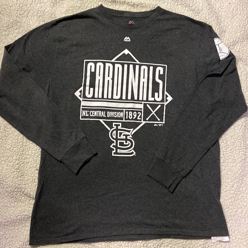 Majestic STL Cardinals long sleeve shirt size XL great condition.